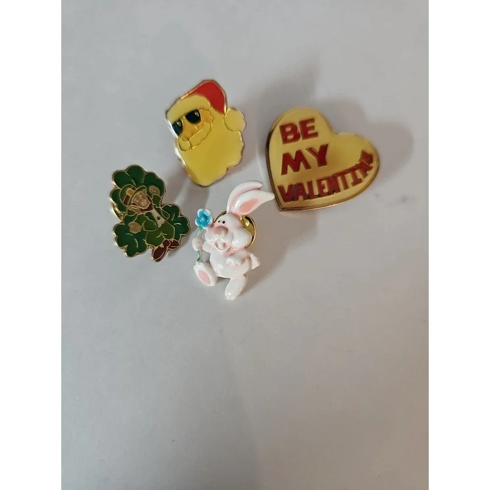 4 Vintage Enamel Holiday Pins Santa, Easter Bunny, St Patty Day‎ Valentine Heart